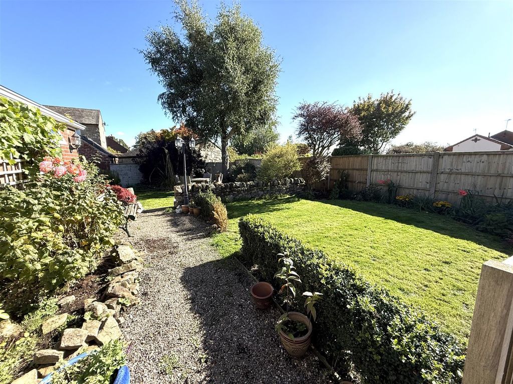 Property photo 3 of 24 Far Laund 4.Jpg