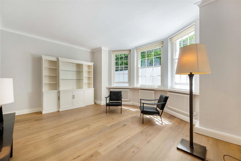 Property photo 1 of 12 Garden Facing Reception Room.Jpg