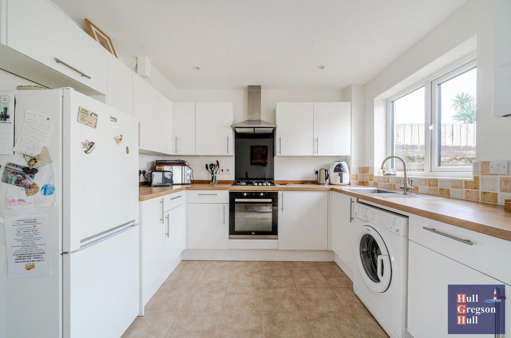 Property photo 3 of 21 B598E400-d216-4Fde-B753-8d8B50c4Eb73.Jpg