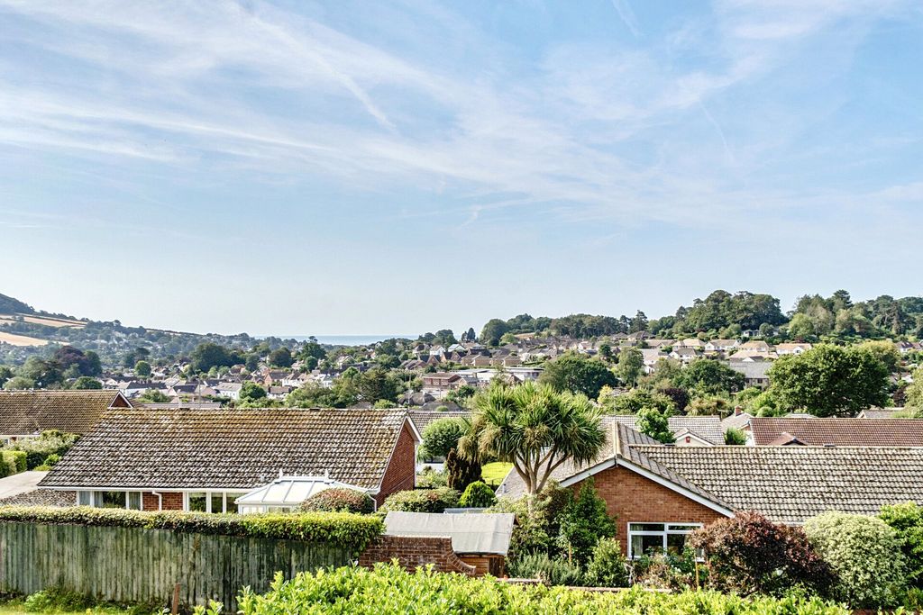 Property photo 2 of 33 Picture No. 02