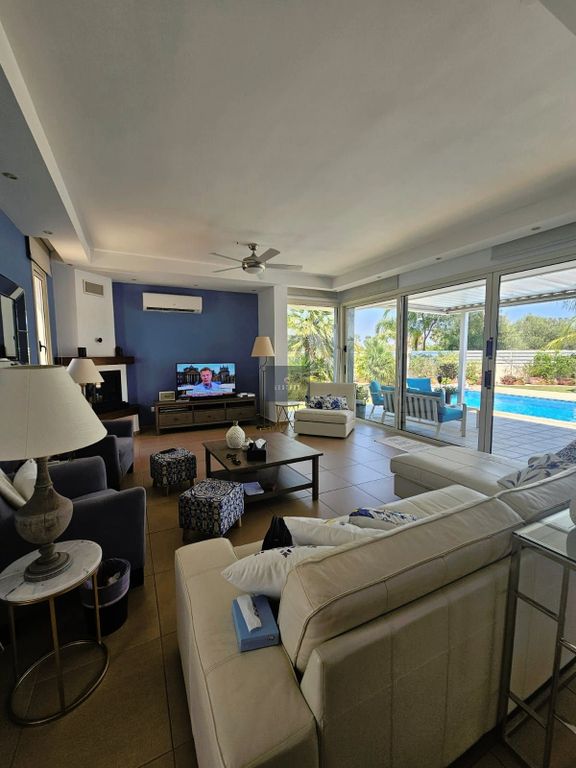 Property photo 1 of 50