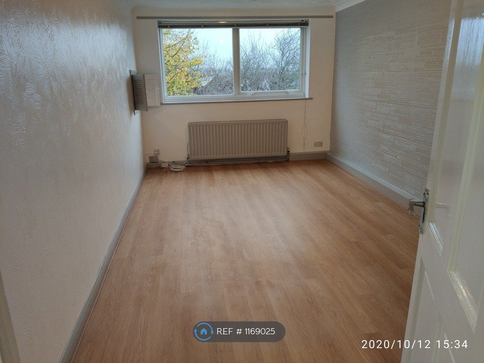 Property photo 2 of 12 Living Room