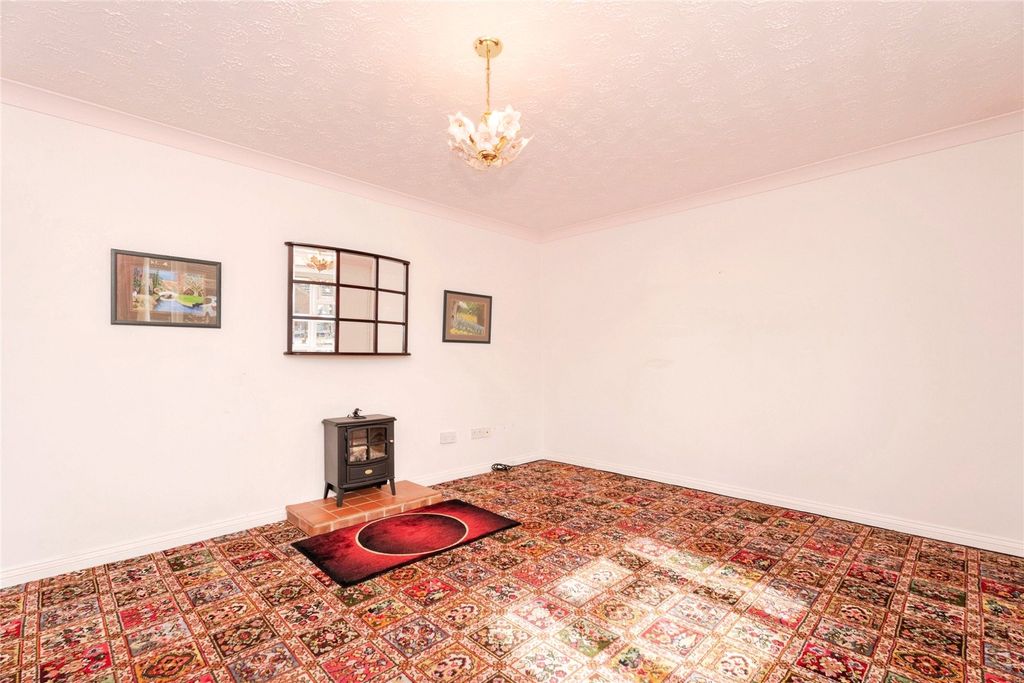 Property photo 2 of 15 Picture No. 28