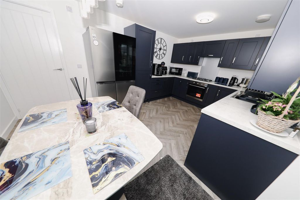 Property photo 2 of 26 B