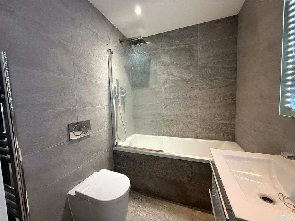 Property photo 3 of 7 Picture No. 14