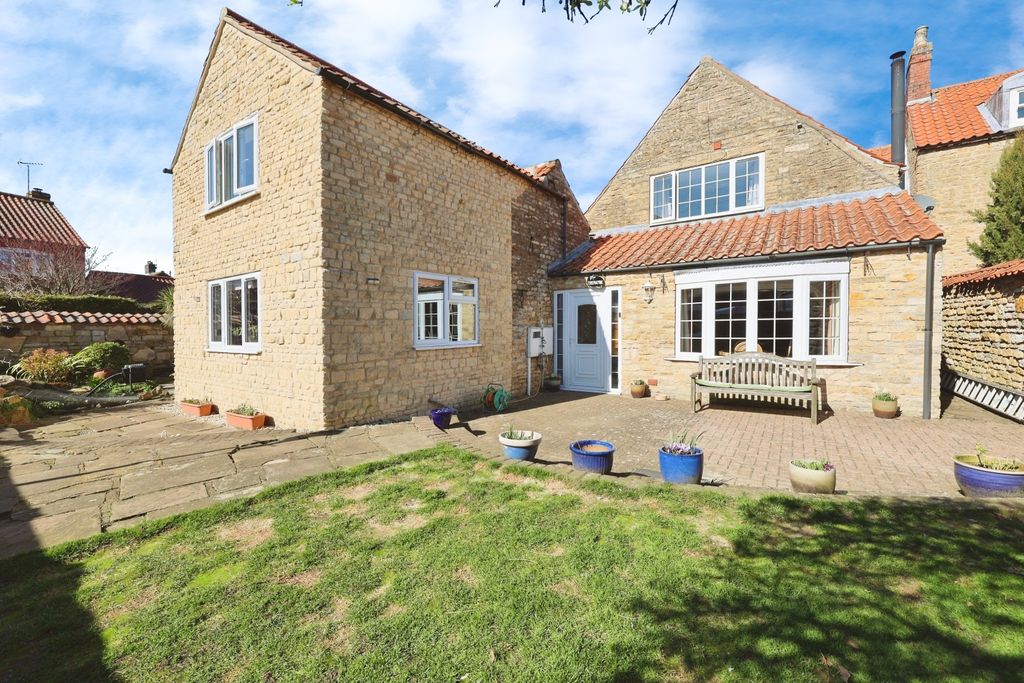 Property photo 1 of 28 4164871