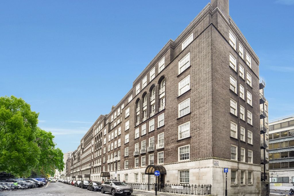 Property photo 1 of 10 Lowndes Square