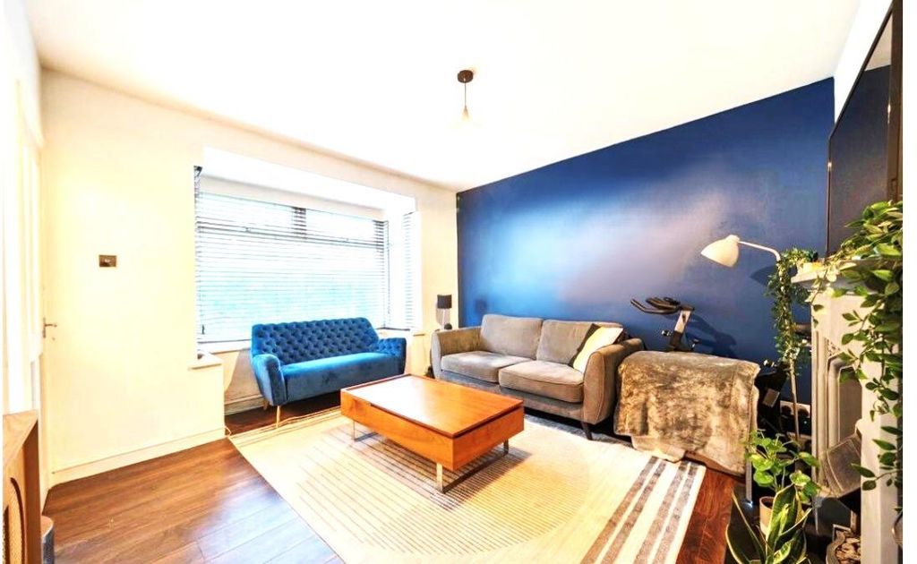 Property photo 2 of 10 Lounge