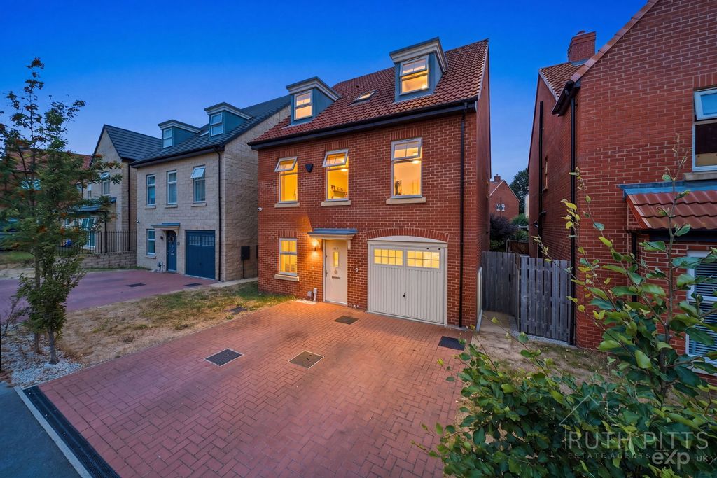Property photo 3 of 34