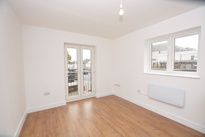 Property photo 3 of 8 Photo 7