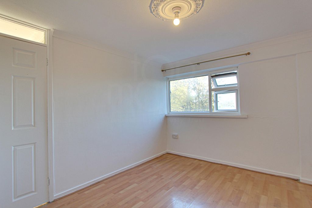 Property photo 3 of 6 Photo 2