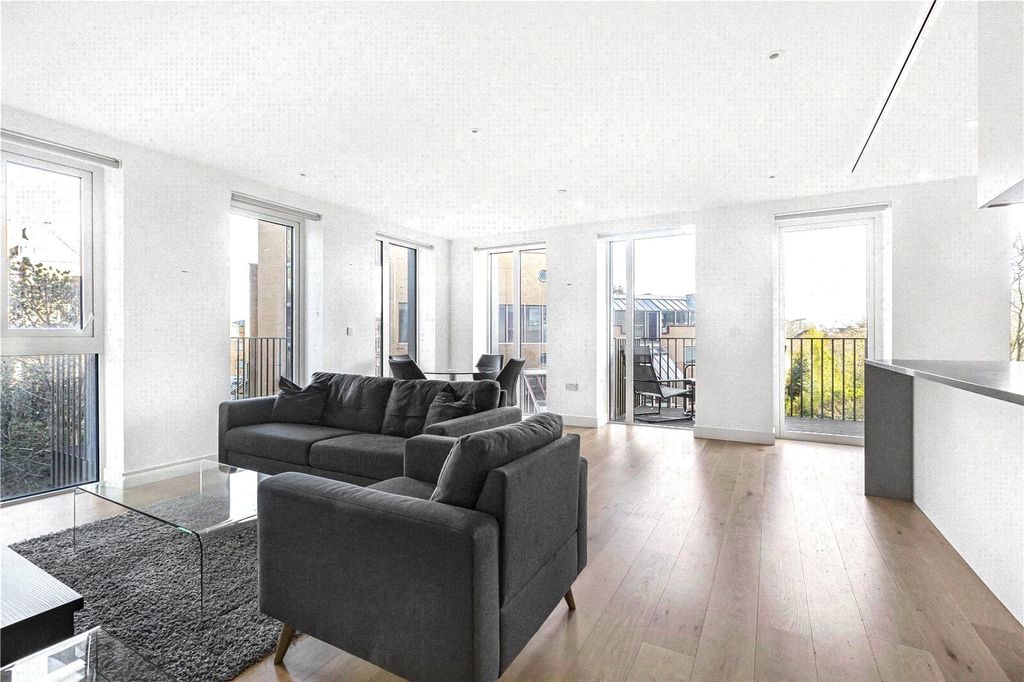 Property photo 3 of 24 Picture No. 33