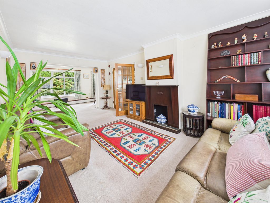 Property photo 2 of 15 Cam01354G0-Pr0584-Still011
