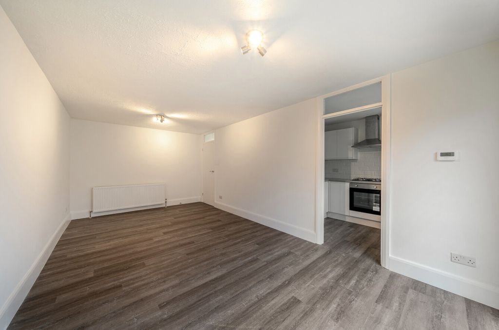 Property photo 2 of 19 1393828-4-69429Ed...