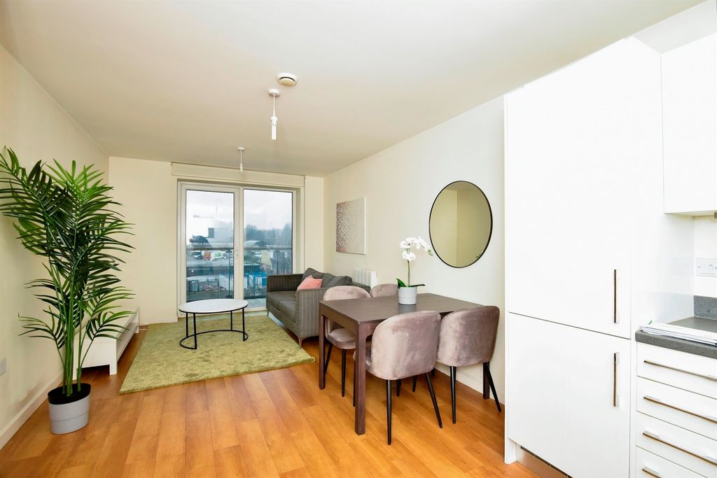 Property photo 3 of 10 Image