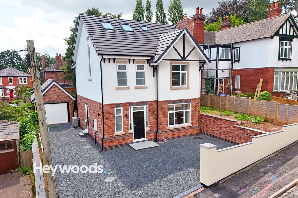 Property photo 1 of 42