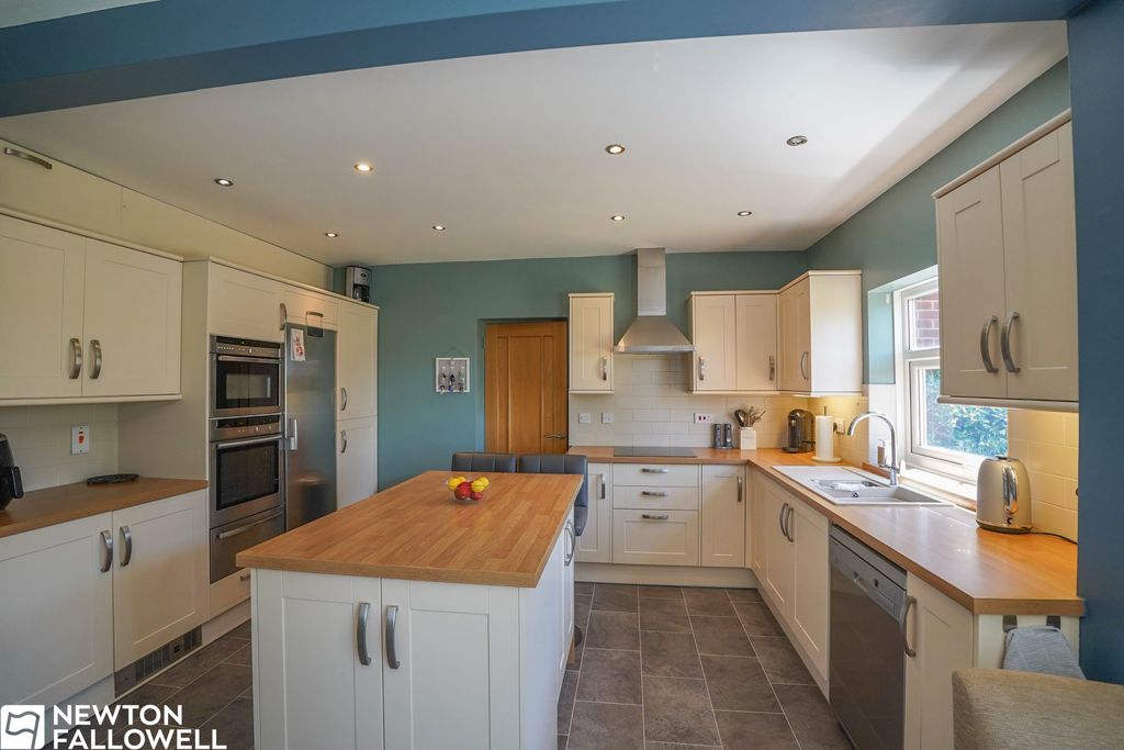 Property photo 2 of 24