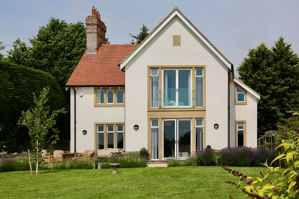 Property photo 1 of 17 Orchard House