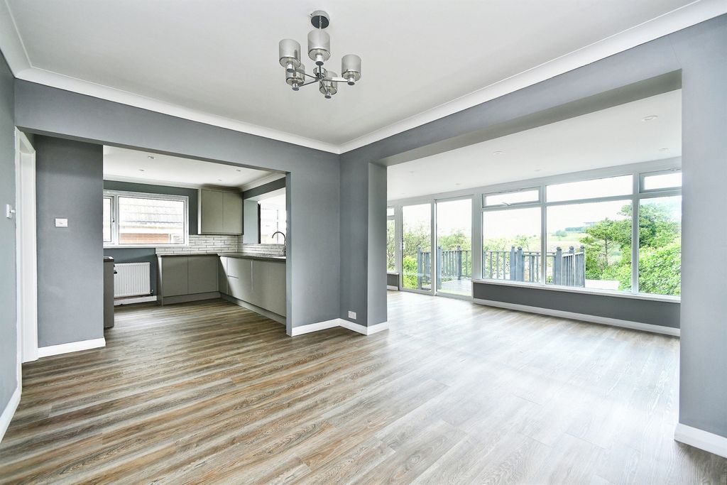 Property photo 3 of 50