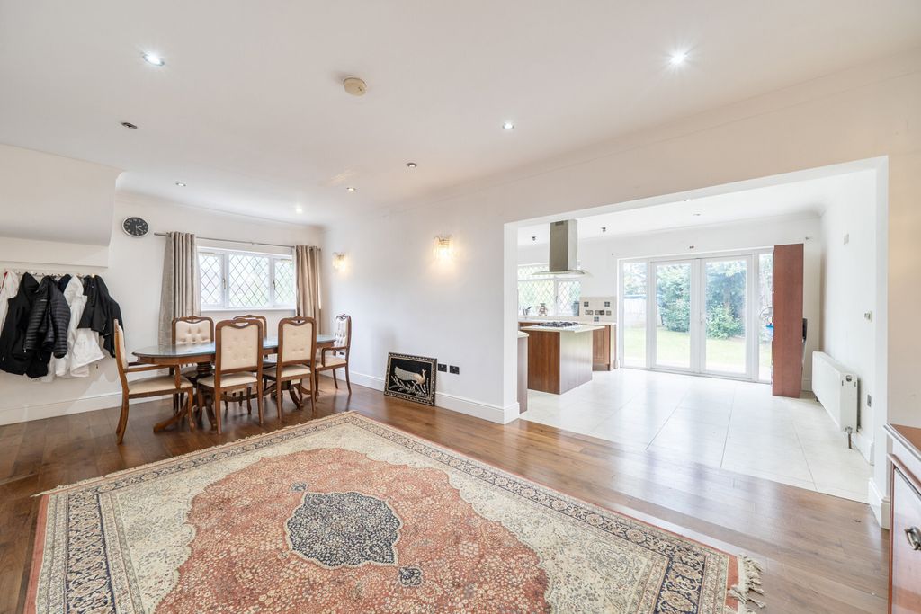 Property photo 2 of 21 1456861-9-6A03389...