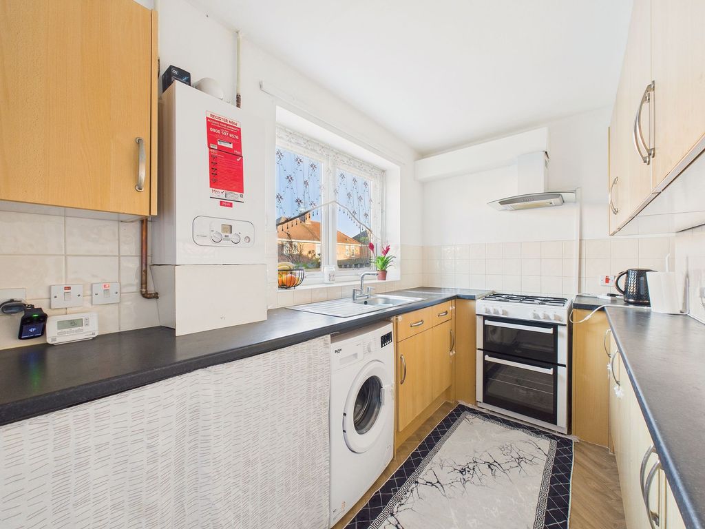 Property photo 2 of 10 Kitchen