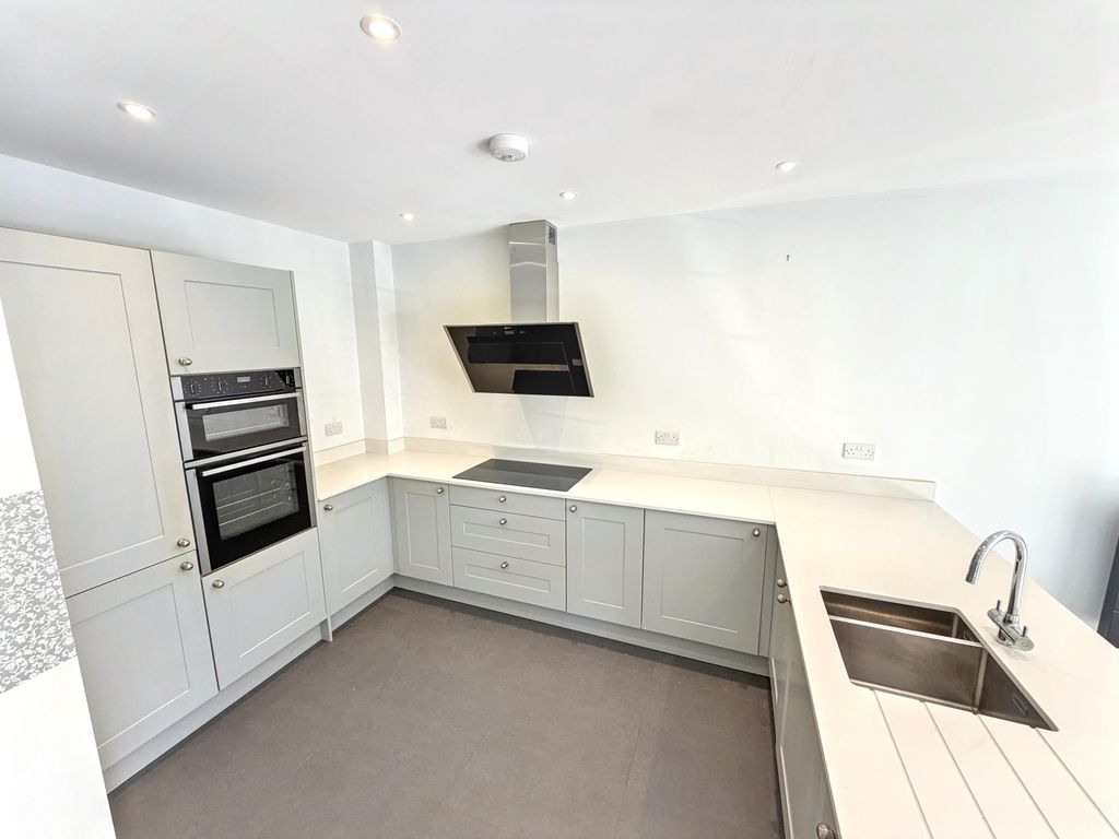 Property photo 3 of 13 Img_1850