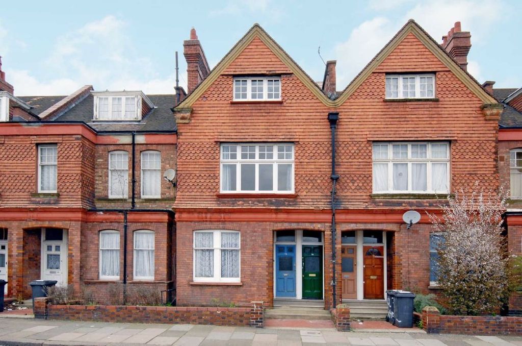 Property photo 1 of 6