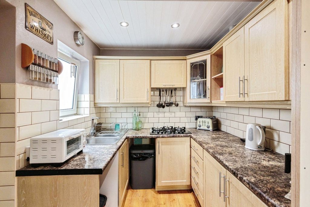 Property photo 2 of 17 Photo