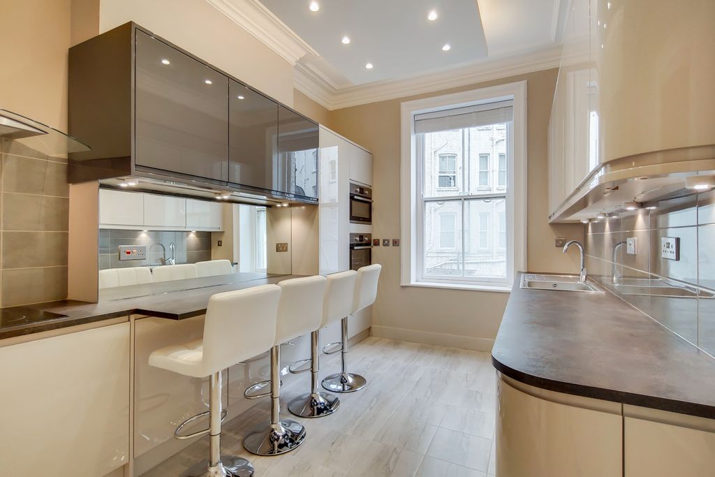 Property photo 3 of 14 Photo 7