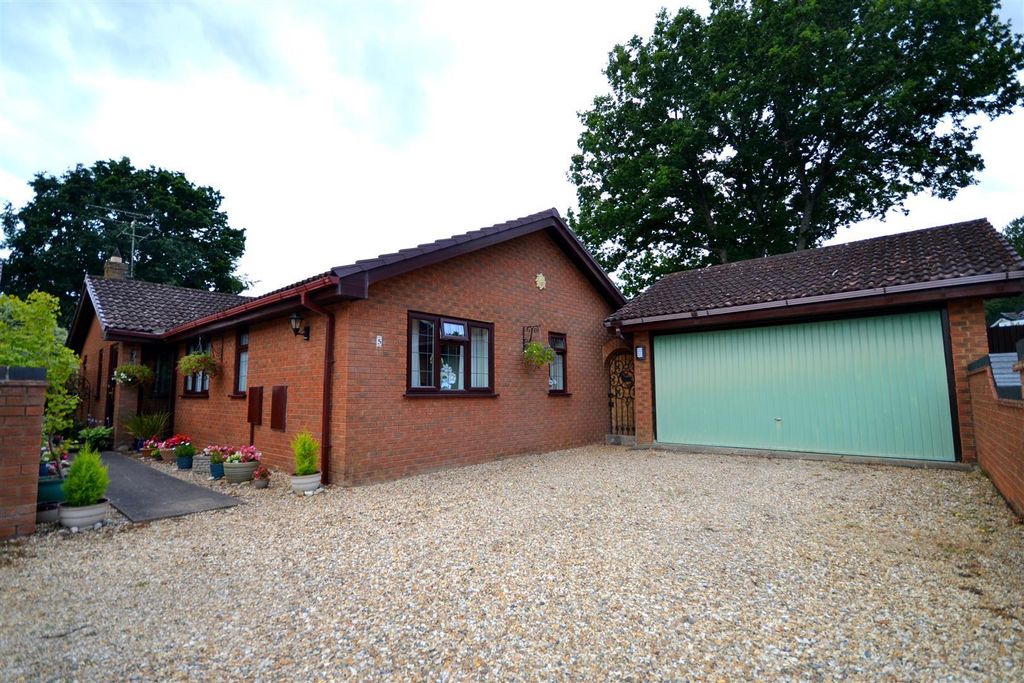Property photo 1 of 22 Outside