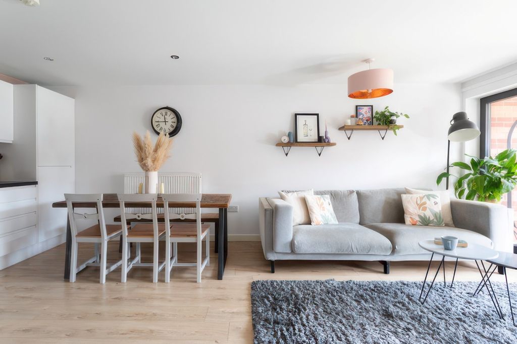 Property photo 2 of 16 Picture No. 13