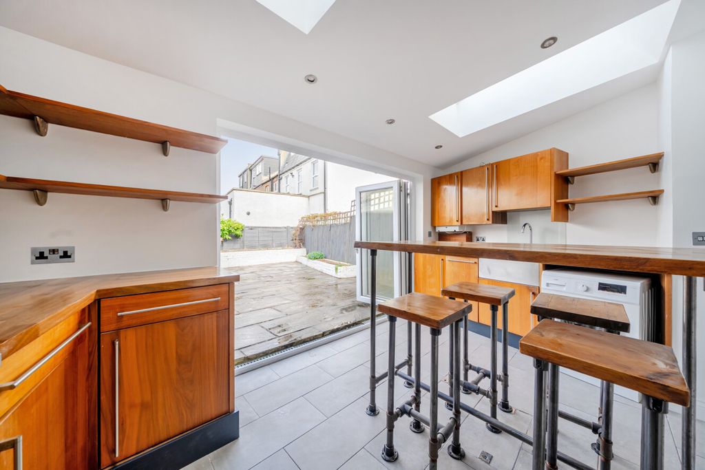 Property photo 2 of 11 1442228-3-69Dceee...