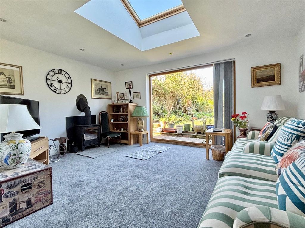 Property photo 2 of 17 Sit2.Jpg