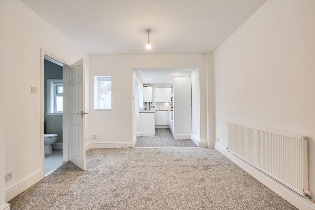 Property photo 3 of 10 Dsc_0232-Dsc_0234.Jpg