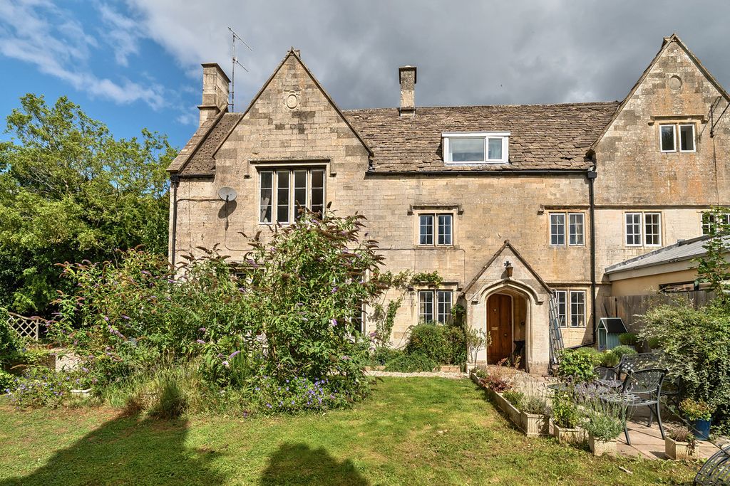 Property photo 1 of 22