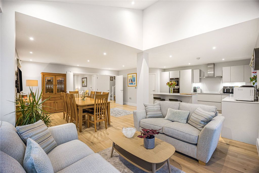 Property photo 3 of 25 Picture No. 12