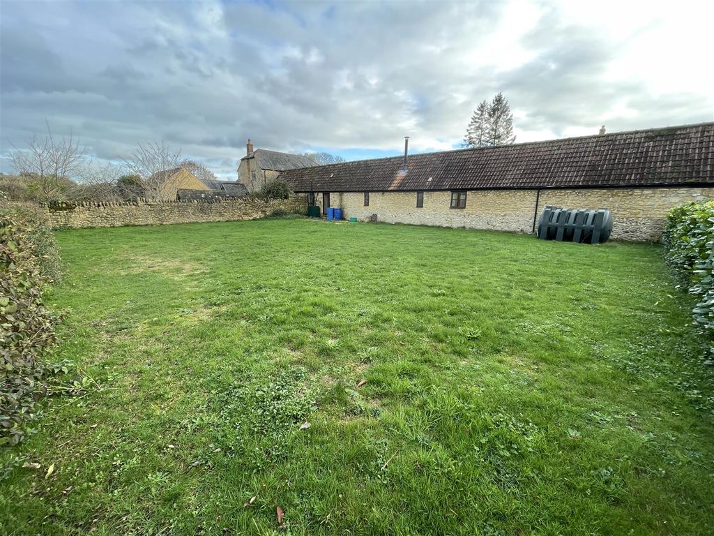 Property photo 2 of 10