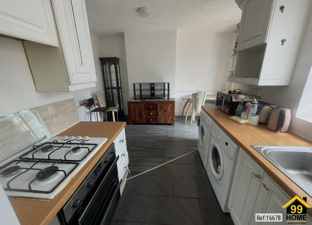 Property photo 3 of 6 Photo 2