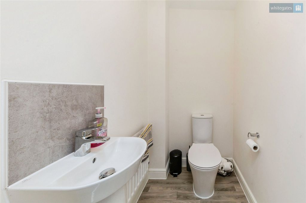 Property photo 3 of 15 Picture No. 04