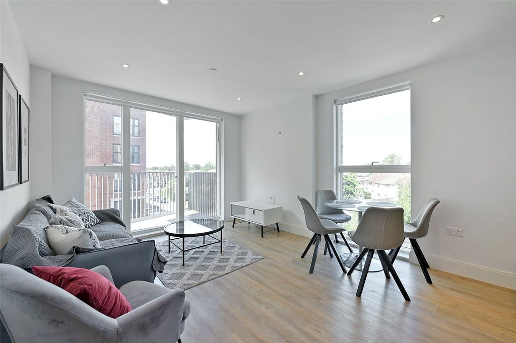 Property photo 1 of 18 Reception Room