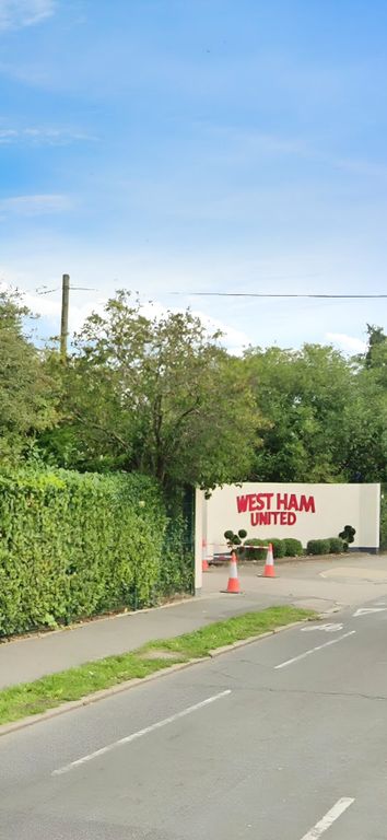 Property photo 2 of 9