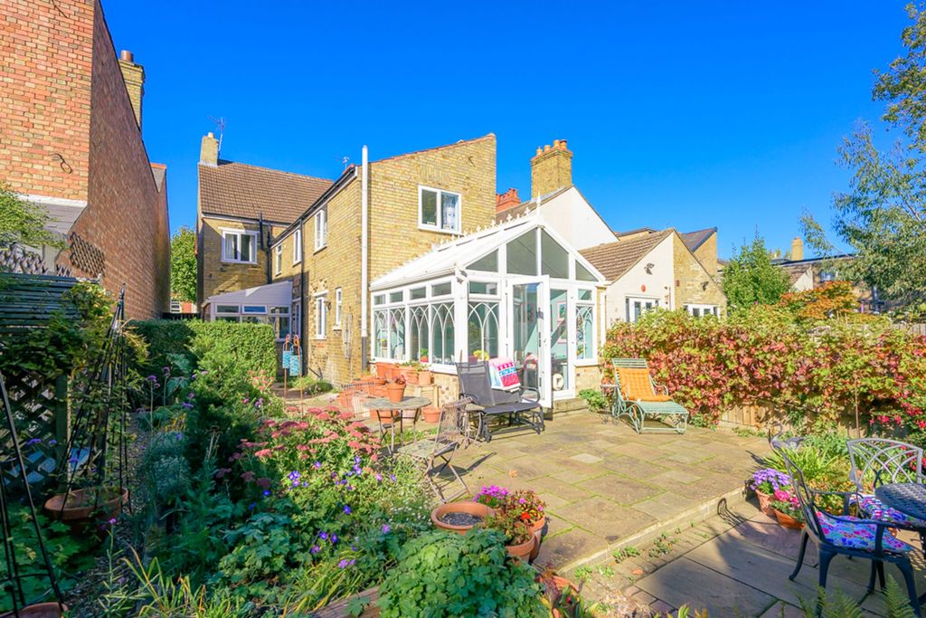 Property photo 1 of 20