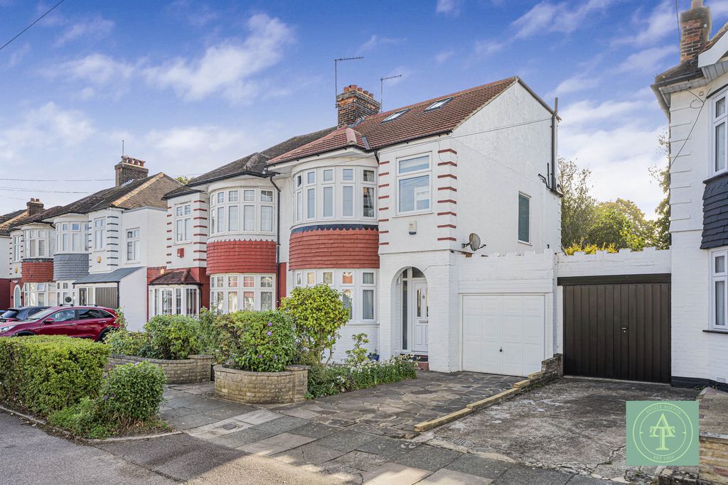 Property photo 1 of 29 5 Bedroom Semi Detached For Sale