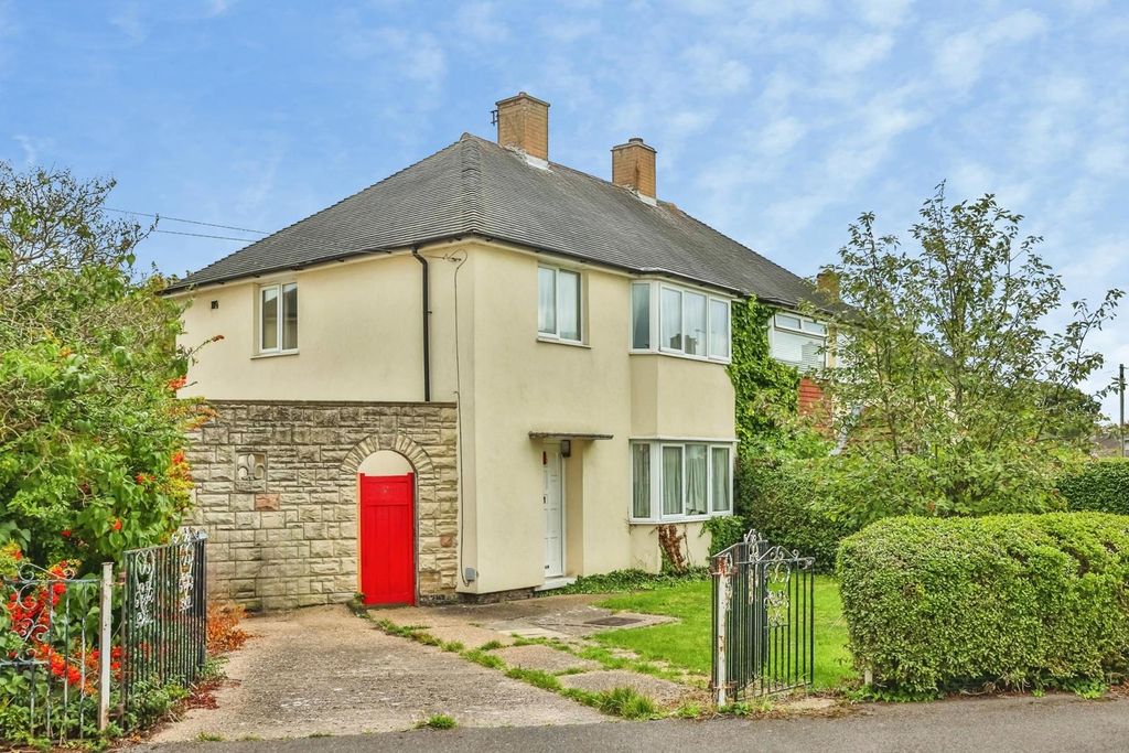 Property photo 1 of 10 Front
