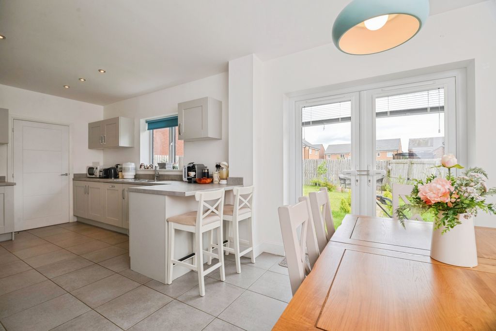 Property photo 2 of 20 Kitchen Diner