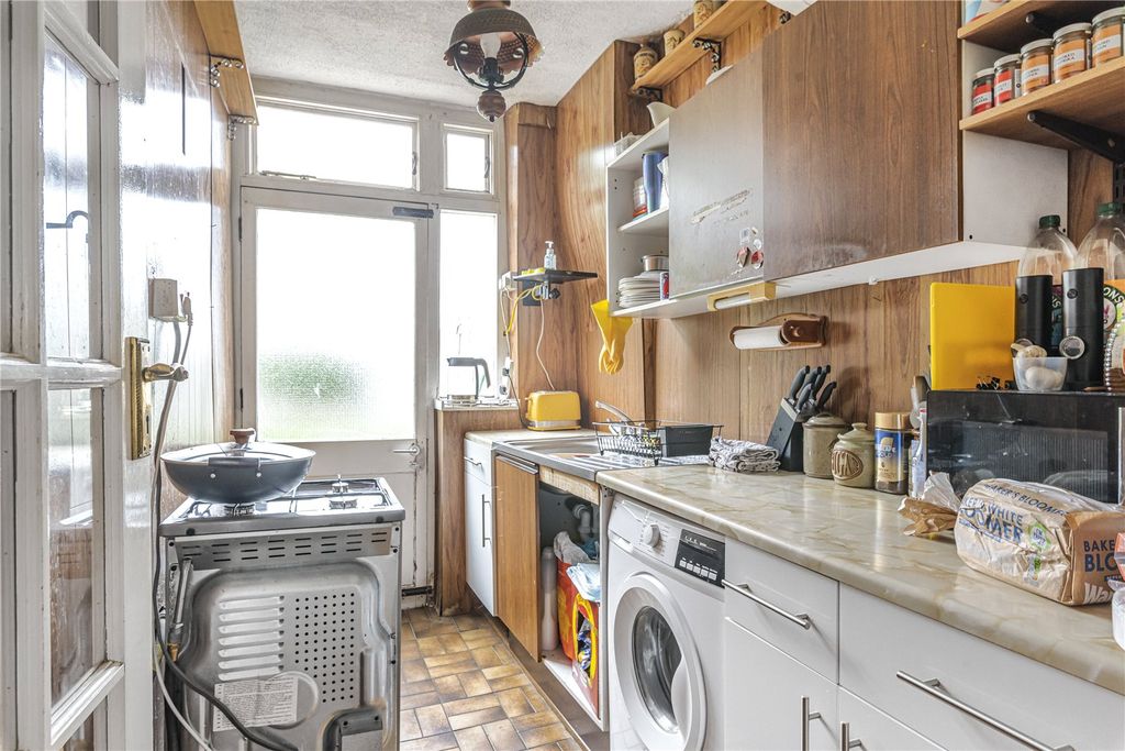 Property photo 2 of 12 Picture No. 30