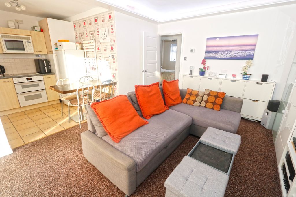 Property photo 2 of 12 3116354