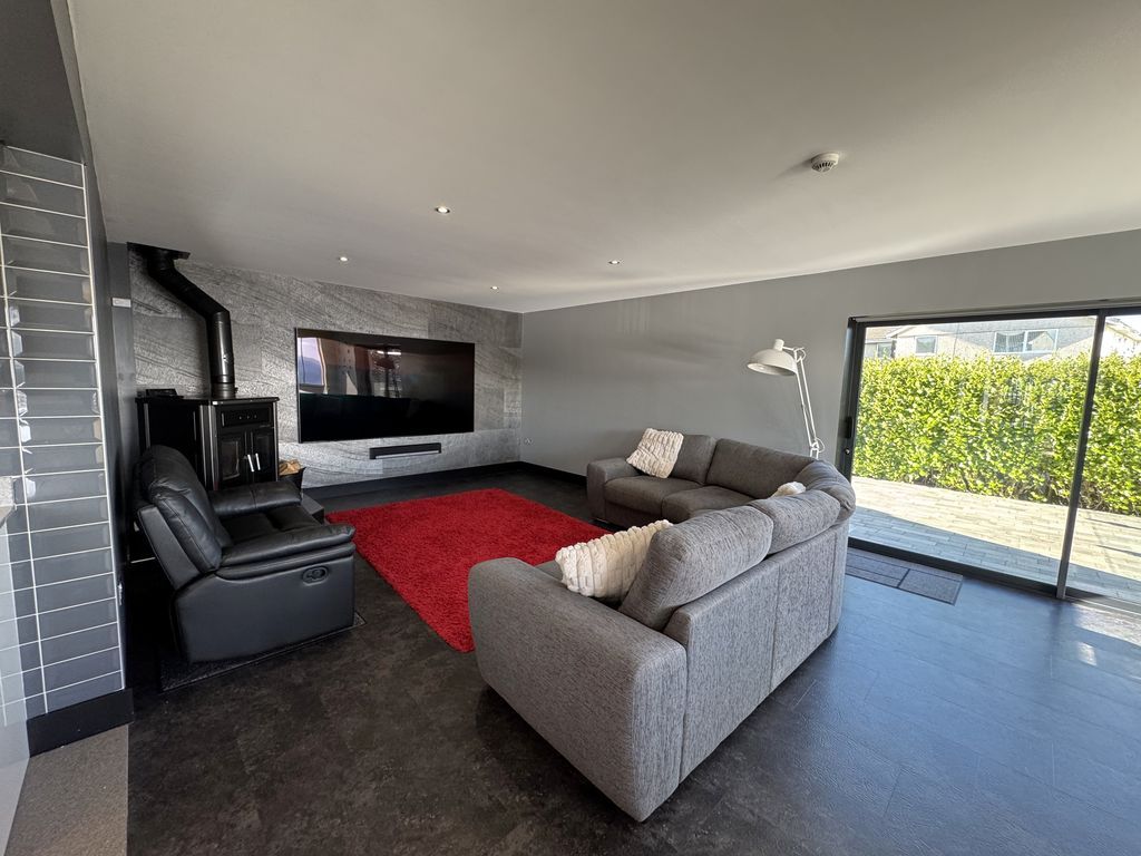 Property photo 3 of 34 36 King Edward Park