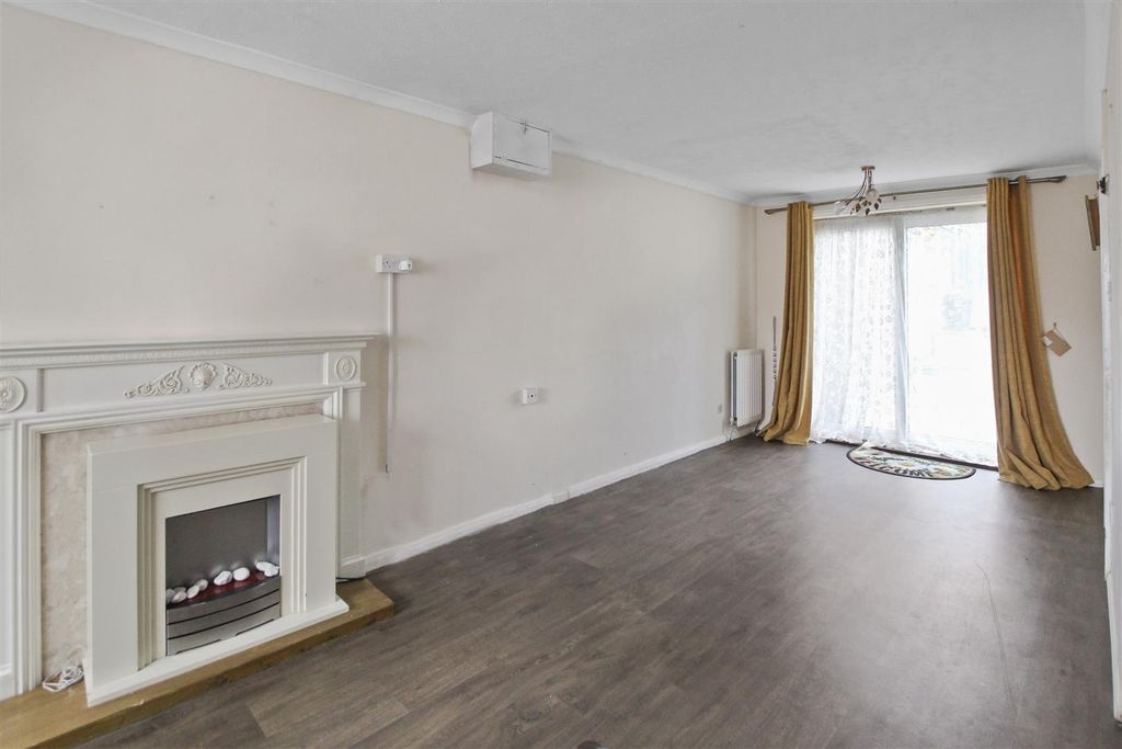 Property photo 2 of 17 Lounge/Diner