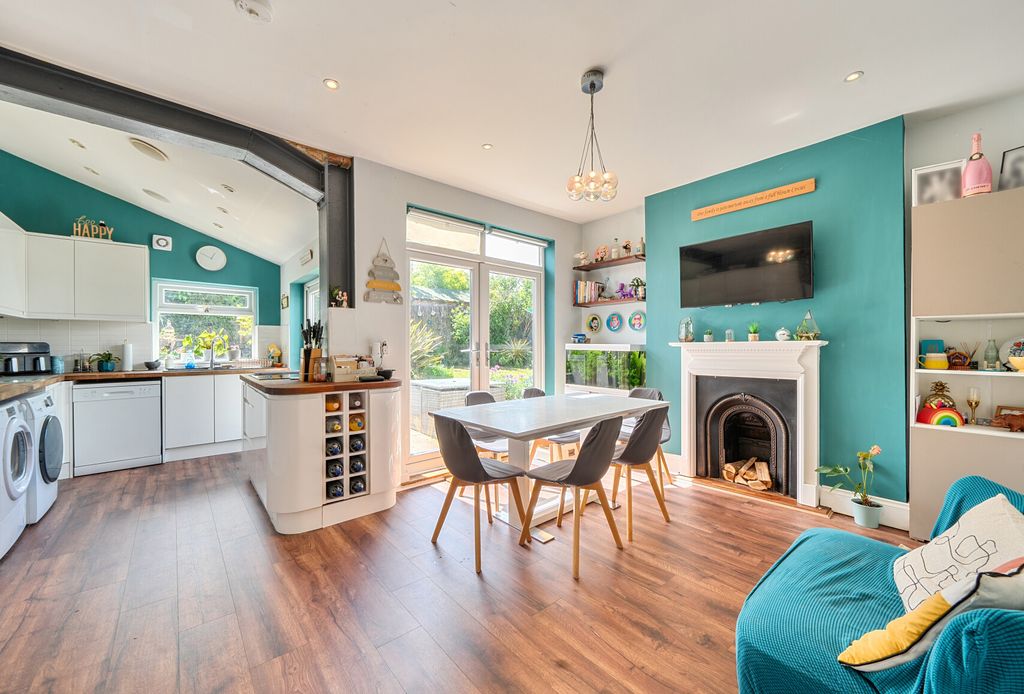 Property photo 1 of 11 1450818-17-69F1F8...